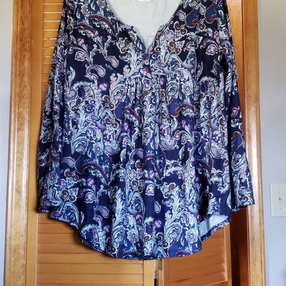 Long sleeved poly spandex mix stretchy shirt